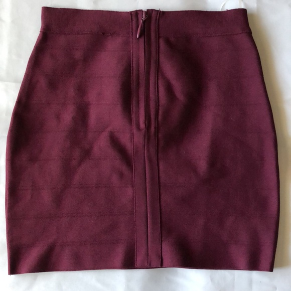 Women’s size medium Windsor wine color mini skirt - Picture 10 of 11